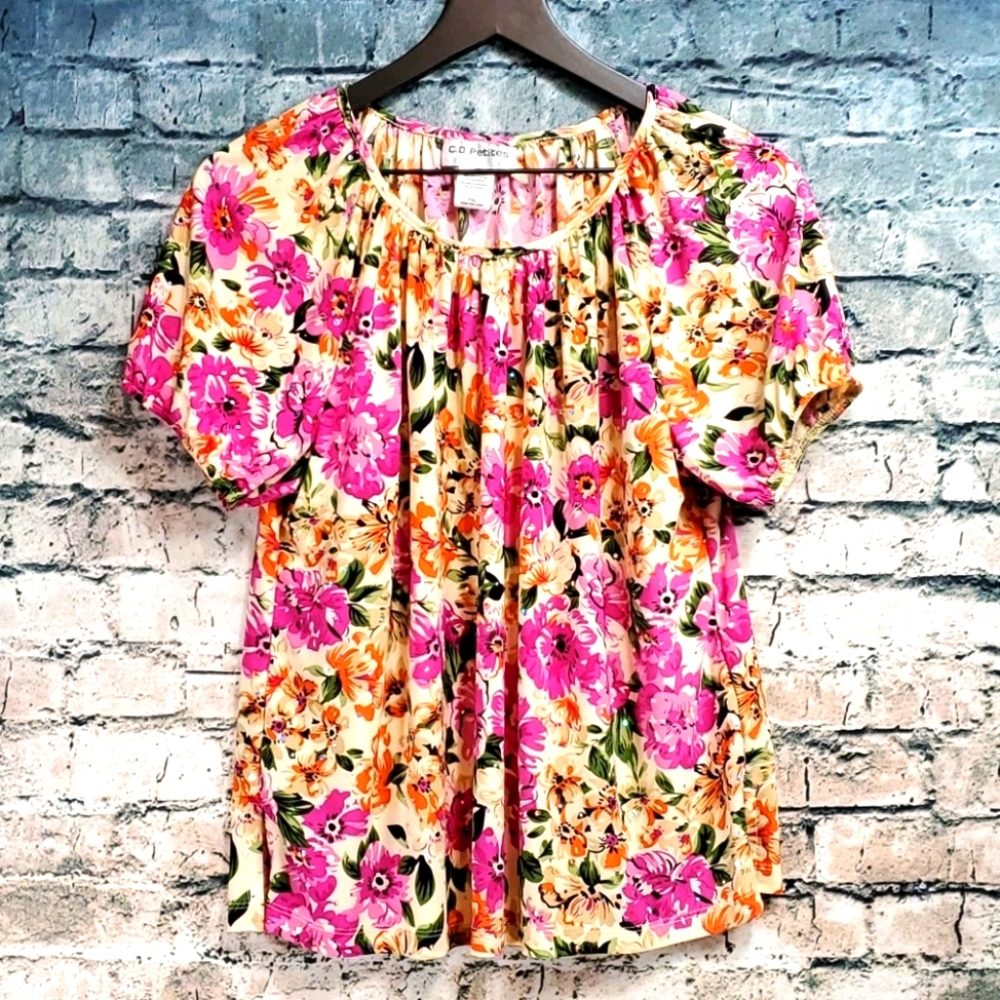 5/$30 🎀 C.D. Petites | Romantic Sparkle Floral Top